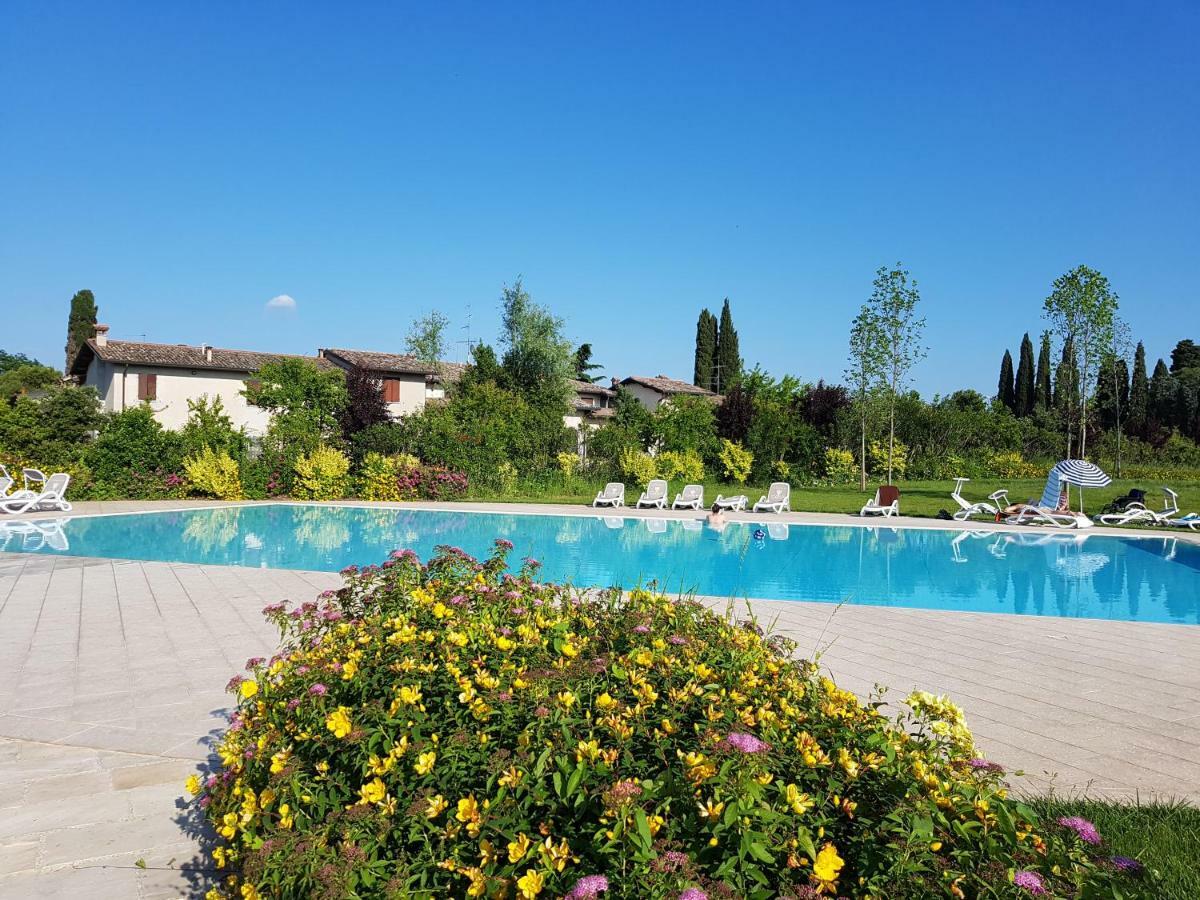 Sky Fort Garda View سيرمِيوني المظهر الخارجي الصورة