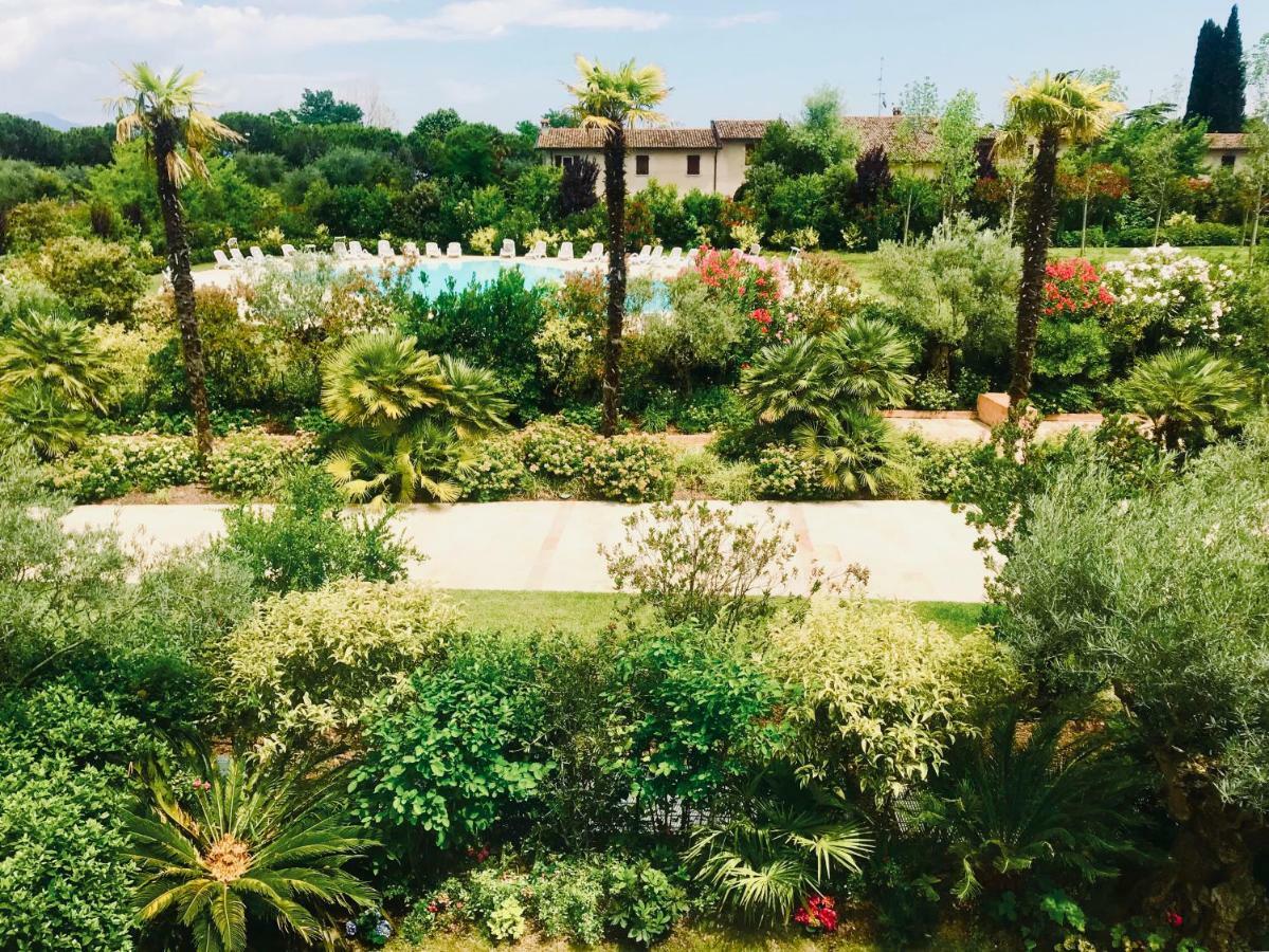 Sky Fort Garda View سيرمِيوني المظهر الخارجي الصورة
